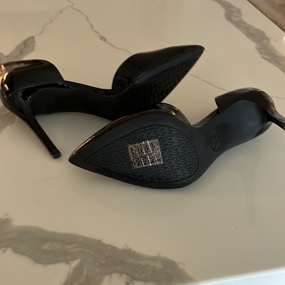 Michael Kors black patent leather pumps - Picture 5 of 6